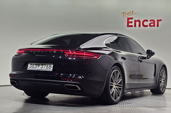Porsche Panamera 3.0 AWD — пробег 71 282 км — фото 2 из 5