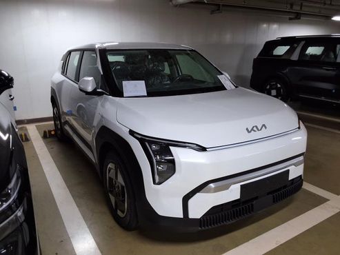 Kia EV3 Long Range 2WD AIr — пробег 1 км — фото 2 из 5
