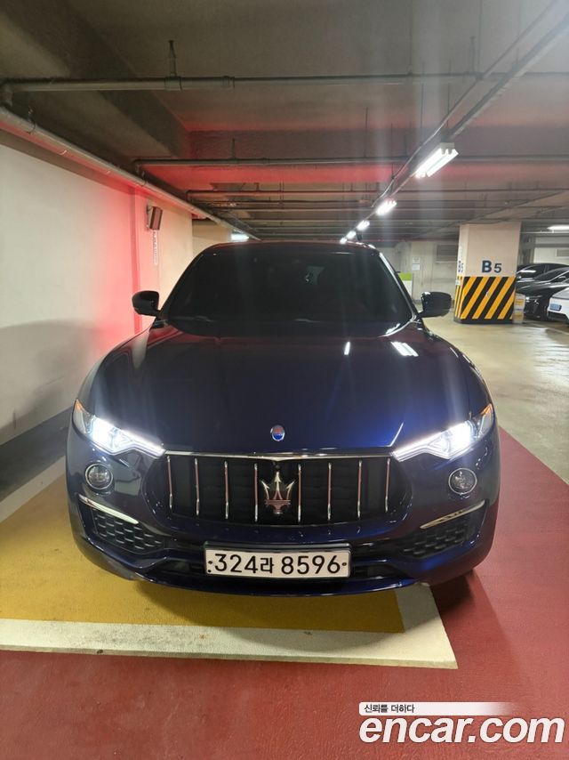 Maserati Levante из Кореи Encar