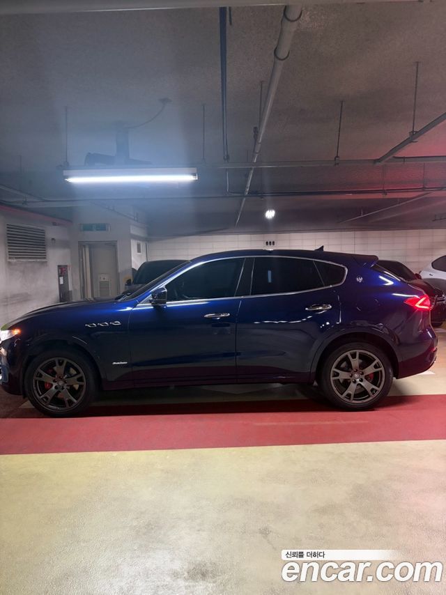 Maserati Levante из Кореи Encar