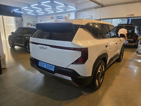 Kia EV5 Long Range 2WD AIr — пробег 323 км — фото 2 из 5