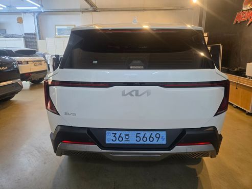 Kia EV5 Long Range 2WD AIr — пробег 323 км — фото 4 из 5