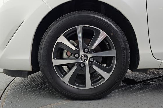 Toyota Prius 1.5 — пробег 37 106 км — фото 5 из 5