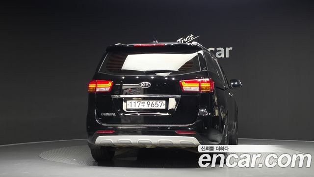 Kia Carnival из Кореи Encar