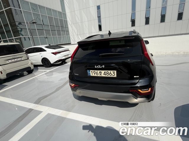Kia Niro Prestige — пробег 46 095 км — фото 4 из 5