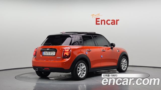 Mini Cooper 5Door HIGH 3rd — пробег 4 639 км — фото 2 из 5