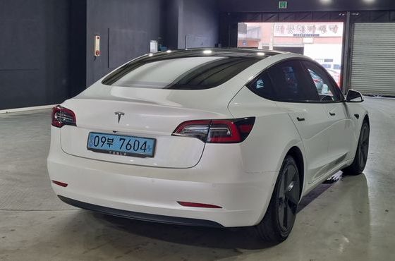 Tesla Model 3 Standard Range Plue RWD — пробег 73 569 км — фото 3 из 5