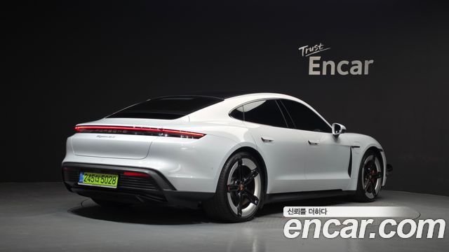 Porsche Taycan из Кореи Encar
