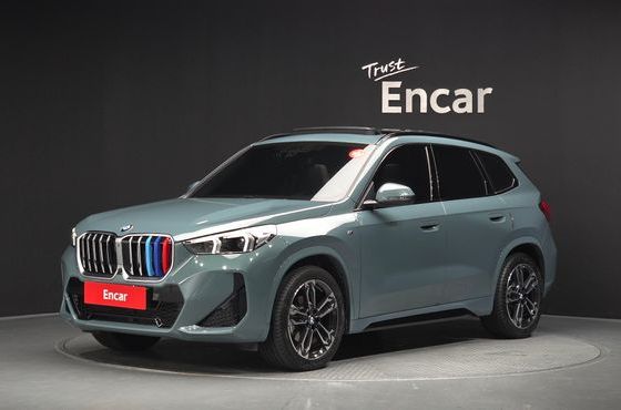 BMW X1 xDrive 20i M Sport — пробег 5 230 км — фото 1 из 5