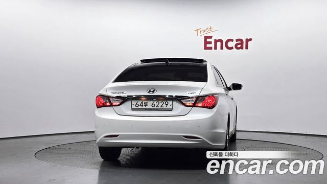 Hyundai Sonata Worldcup Special Edition — пробег 76 837 км — фото 4 из 5