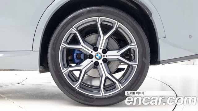 BMW X5 xDrive 40i M Sport — пробег 10 737 км — фото 5 из 5