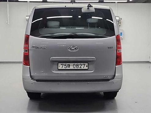 Hyundai Starex 4WD Wagon 12-Seater Smart — пробег 225 688 км — фото 3 из 5