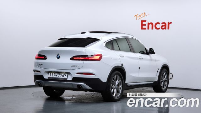 BMW X4 xDrive20i xLine — пробег 43 679 км — фото 2 из 5