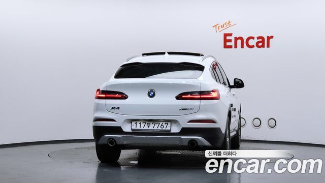 BMW X4 xDrive20i xLine — пробег 43 679 км — фото 4 из 5
