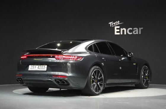Porsche Panamera 2.9 AWD E-Hybrid — пробег 60 539 км — фото 2 из 5