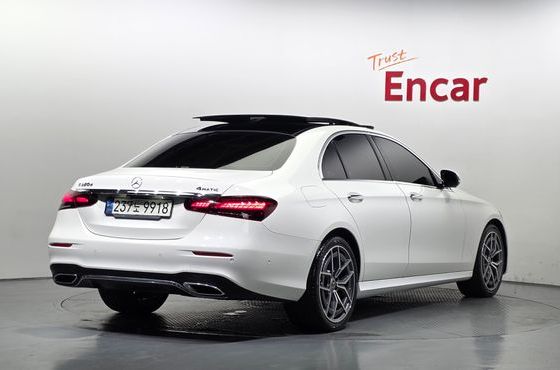 Mercedes-Benz E-Class E220d 4MATIC AMG Line — пробег 82 084 км — фото 2 из 5