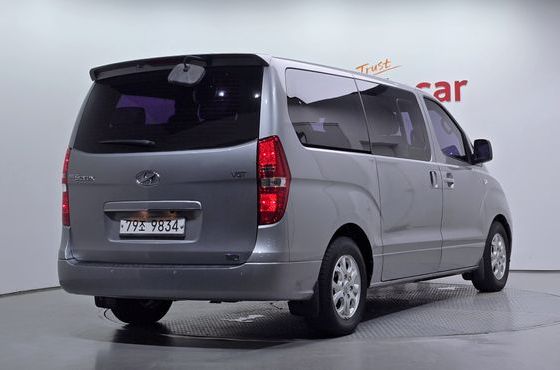 Hyundai Starex 12-Seater Wagon CVX Luxury — пробег 136 813 км — фото 2 из 5