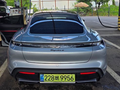 Porsche Taycan Base 4 — пробег 6 700 км — фото 2 из 5