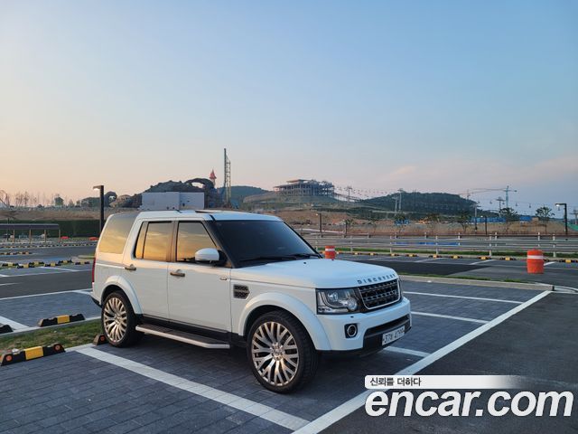 Land Rover Discovery 3.0 SDV6 SE — пробег 109 000 км — фото 2 из 5