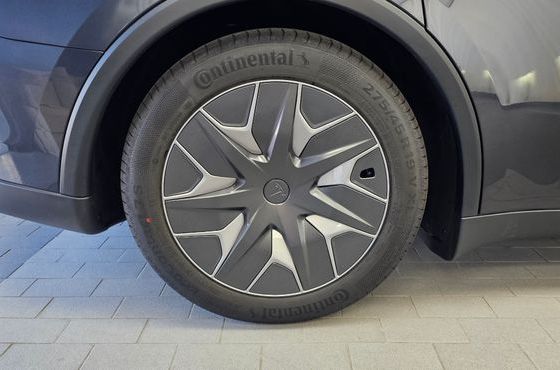Tesla Model Y L Long Range AWD — пробег 2 125 км — фото 5 из 5