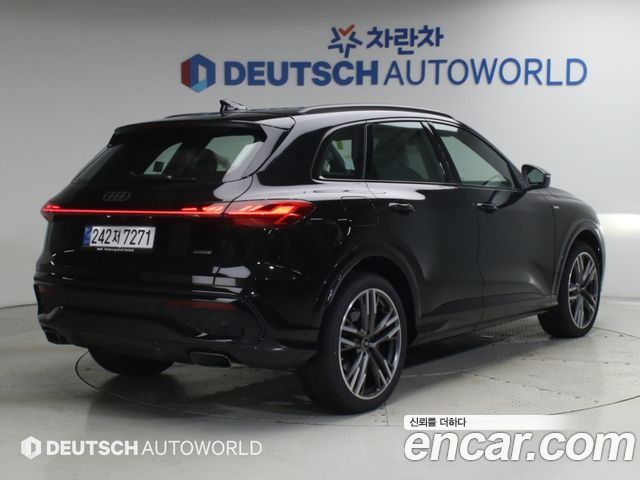 Audi Q5 45 TFSI Quattro S Line Black Ediiton — пробег 160 км — фото 2 из 5