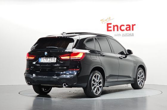 BMW X1 xDrive 20i M Sport — пробег 80 283 км — фото 2 из 5