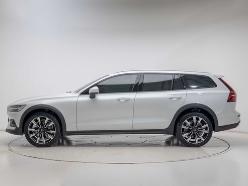 Volvo V60 B5 Ultra AWD — пробег 1 516 км — фото 3 из 5