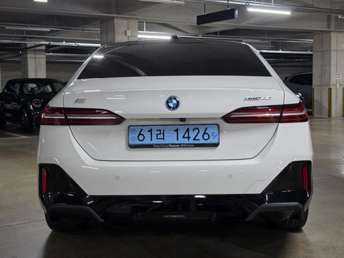 BMW i5 xDrive 40 M Sport — пробег 4 695 км — фото 4 из 5