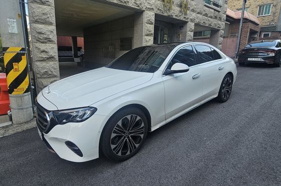 Mercedes-Benz E-Class E220d 4MATIC Exclusive — пробег 28 648 км — фото 2 из 5