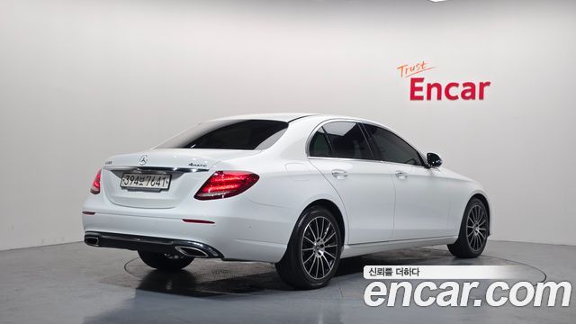 Mercedes-Benz E-Class E300 4MATIC Avnatgarde — пробег 120 355 км — фото 2 из 5