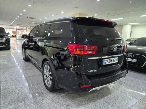Kia Carnival 9-Seater Prstige — пробег 78 647 км — фото 3 из 5