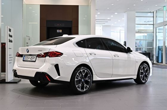 BMW 2-Series 220 M Sport Design — пробег 6 502 км — фото 2 из 5