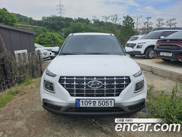 Hyundai Venue 1.6 Smart — пробег 1 208 км — фото 1 из 5