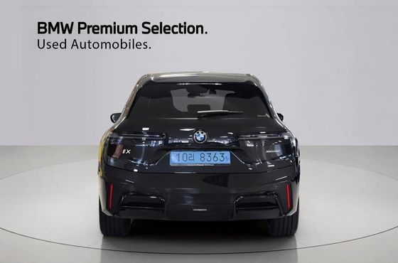 BMW iX xDrive60 M Sport Pro — пробег 12 254 км — фото 4 из 5