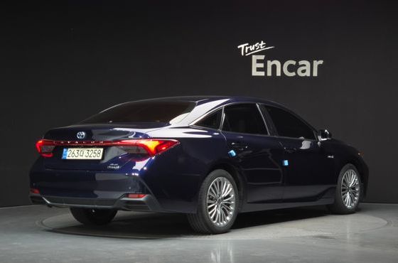 Toyota Avalon 2.5 Hybrid — пробег 68 590 км — фото 2 из 5