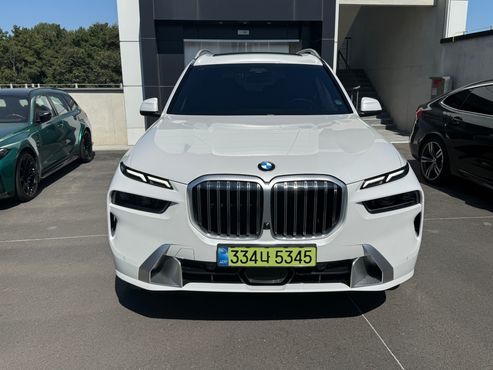 BMW X7 xDrive 40i Design Pure Excellence 6-Seater — пробег 21 543 км — фото 2 из 5