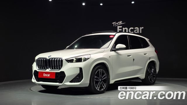 BMW X1 xDrive 20i M Sport — пробег 15 585 км — фото 1 из 5