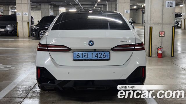 BMW i5 xDrive 40 M Sport — пробег 4 700 км — фото 4 из 5