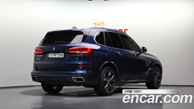 BMW X5 xDrive 40i M Sport — пробег 92 020 км — фото 2 из 5