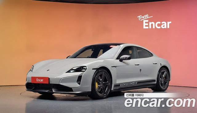 Porsche Taycan Turbo S — пробег 10 439 км — фото 1 из 5