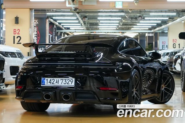 Porsche 911 Carrera 4 GTS — пробег 15 000 км — фото 2 из 5