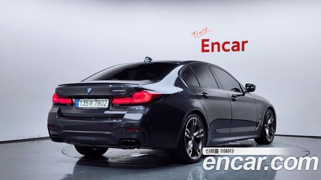 BMW 5-Series M550i xDrive — пробег 28 403 км — фото 2 из 5