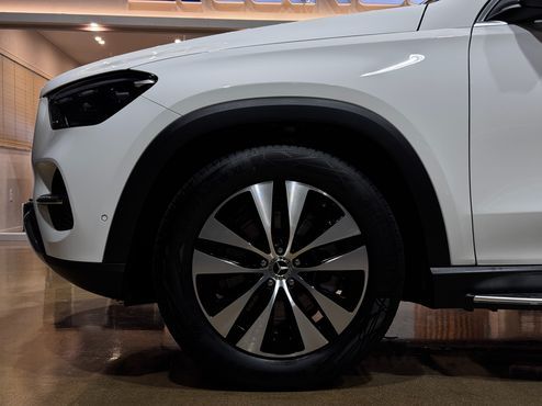 Mercedes-Benz GLE-Class GLE350 4MATIC — пробег 18 км — фото 5 из 5