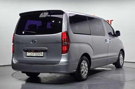 Hyundai Starex 12-Seater Wagon CVX Luxury — пробег 236 591 км — фото 2 из 5