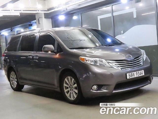 Toyota Sienna 3.5 — пробег 179 422 км — фото 1 из 5