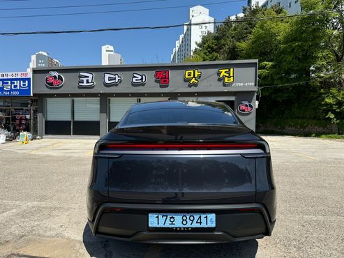 Tesla Model Y RWD — пробег 7 300 км — фото 4 из 5
