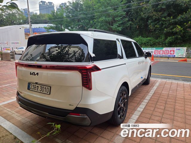 Kia Carnival Hev 9 Seater X Line — пробег 185 км — фото 3 из 5