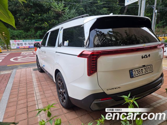 Kia Carnival Hev 9 Seater X Line — пробег 185 км — фото 4 из 5