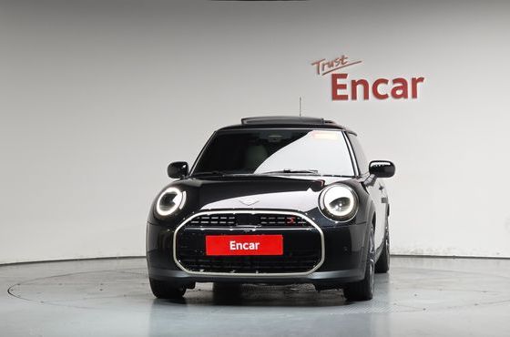 Mini Cooper Favoured — пробег 2 277 км — фото 3 из 5