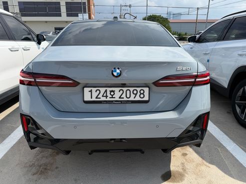BMW 5-Series 520i M Sport — пробег 10 487 км — фото 4 из 5